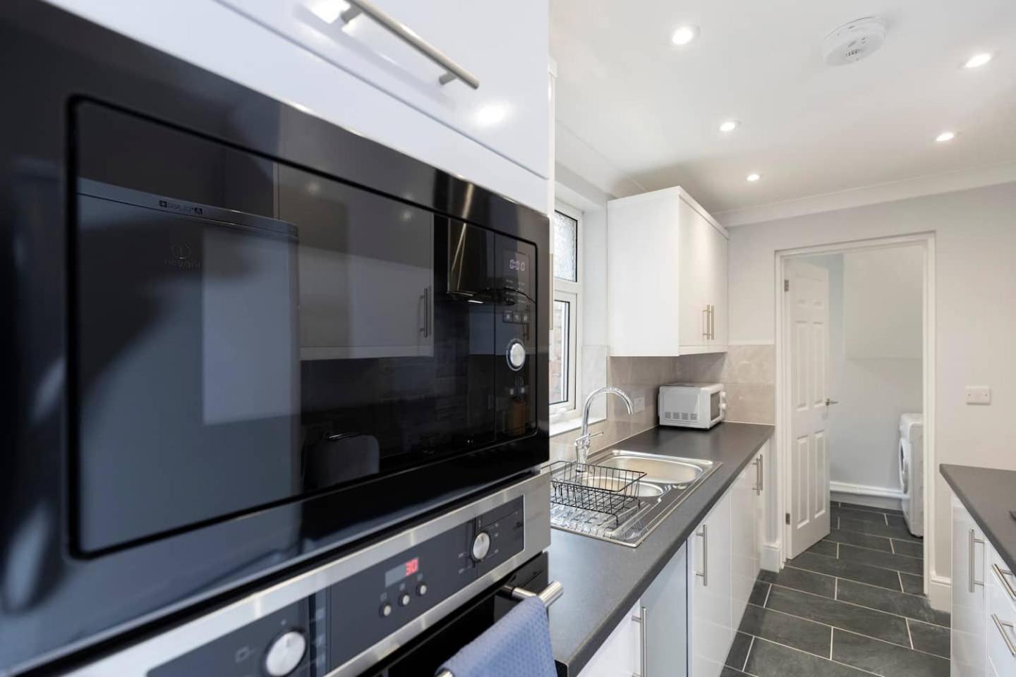 Modern 2 Bedroom Perfect For Family Friends And Workers Саут-Шилдс Экстерьер фото