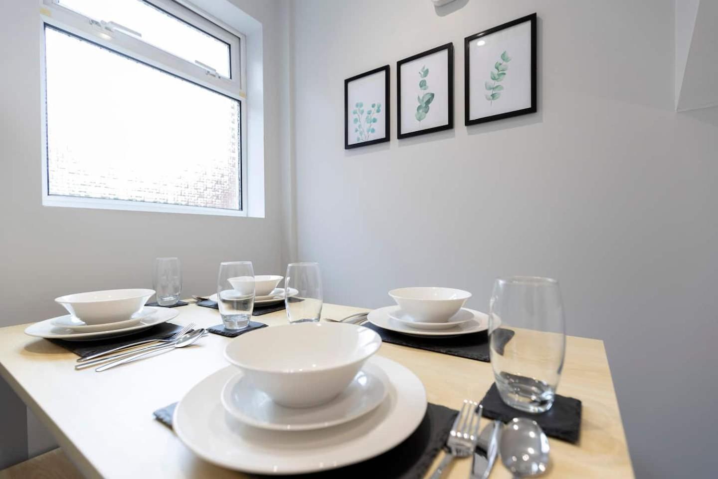 Modern 2 Bedroom Perfect For Family Friends And Workers Саут-Шилдс Экстерьер фото